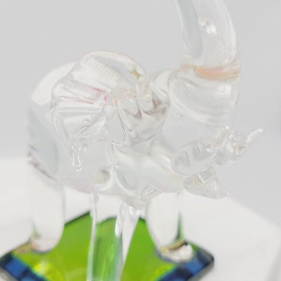 Glass Circus Elephant Figurine Balancing Blue Ball On An Iridescent Square Base - Picture 9 of 9